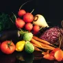 Tomaten, wortels en bieten naast elkaar